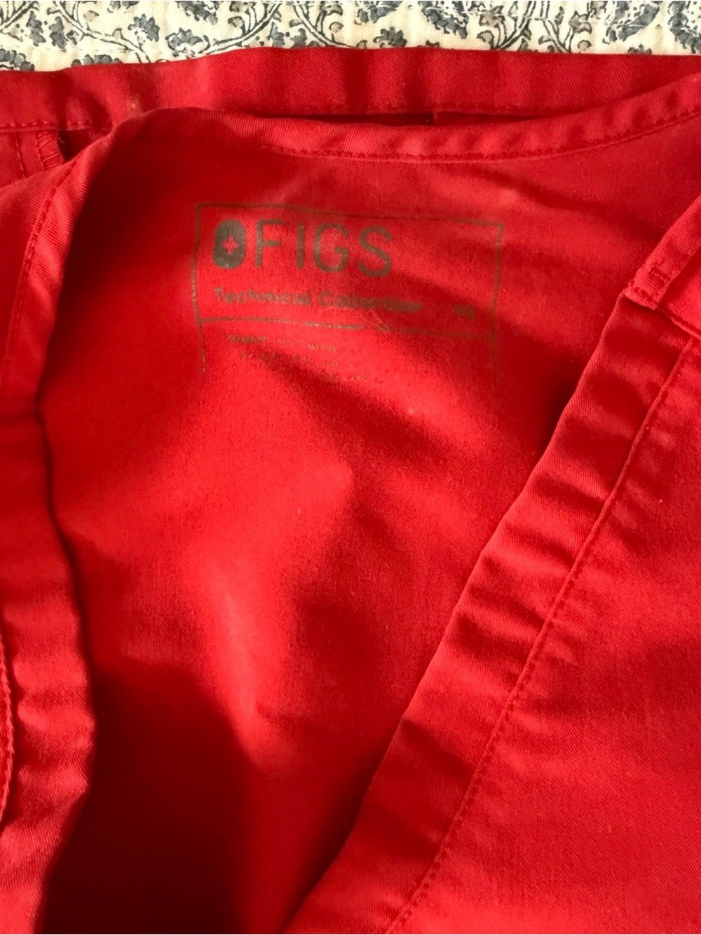 Red Figs Scrub Set - Picture 2 of 5